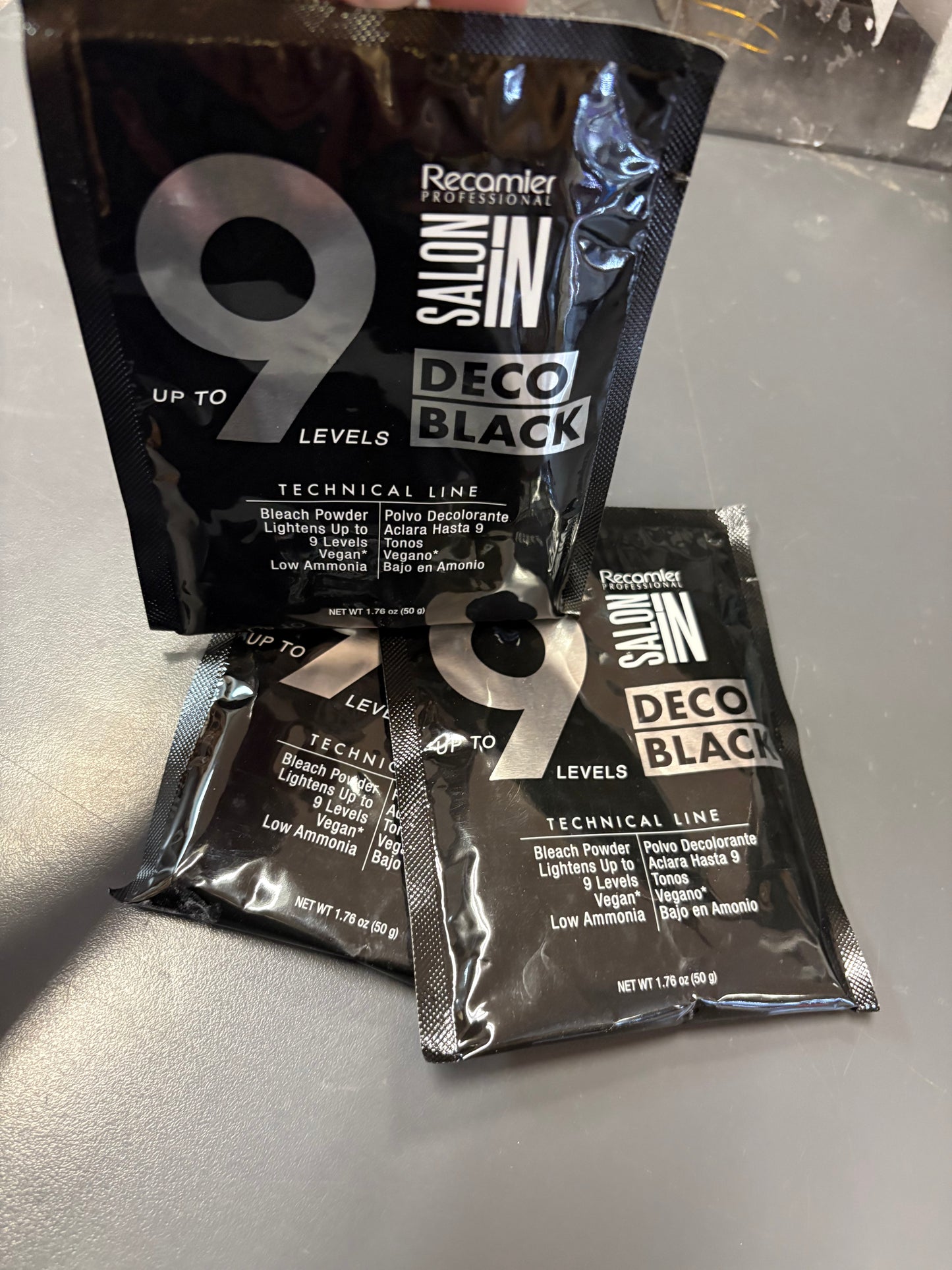 Recamier Deco Black Professional Bleach – Up to 9 Levels of Lift, Dust